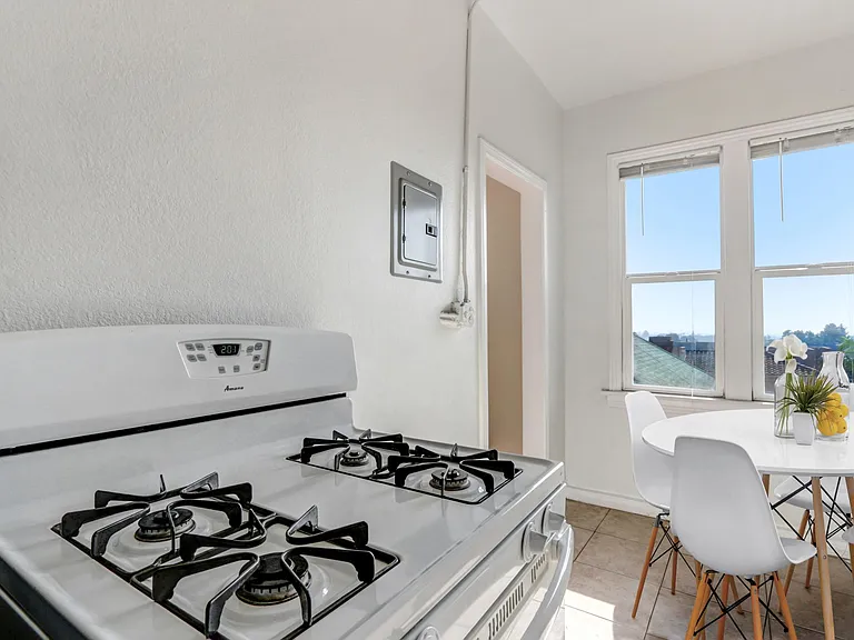 Unit 404 kitchen
