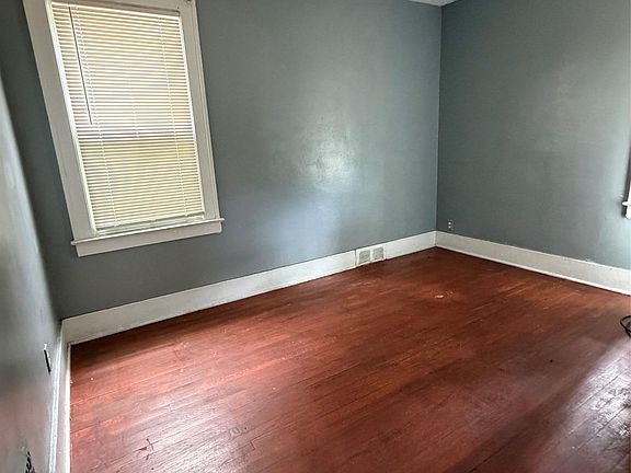 3rd image of 15893 Indiana St