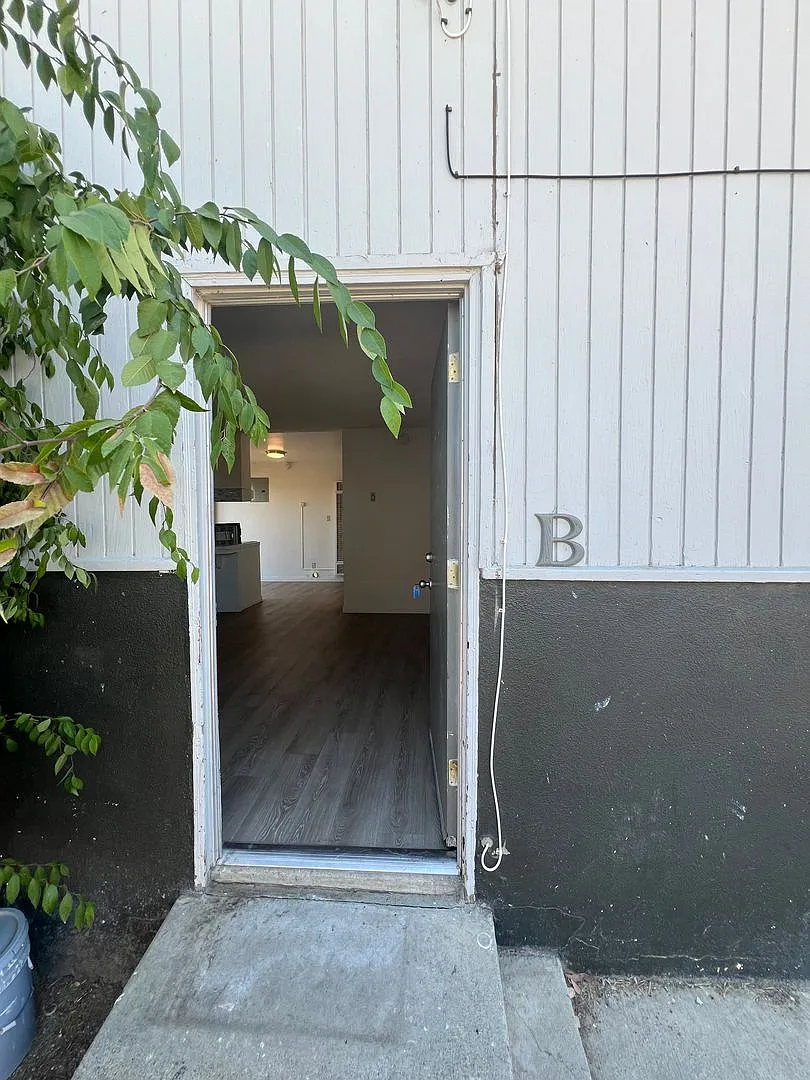 Washington Ave 512 — Photo 2