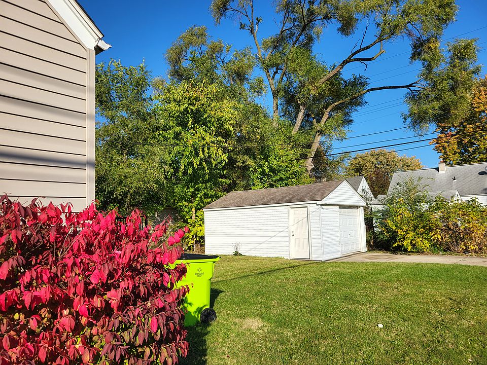 24804 Schroeder Ave, Eastpointe, MI 48021 Zillow