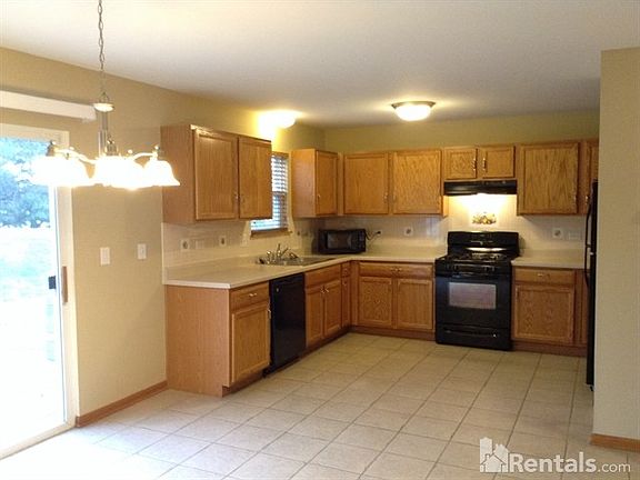 4th image of 2316 Applewood Ct