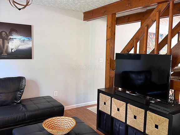 3rd image of 2253 Laurelwood Dr