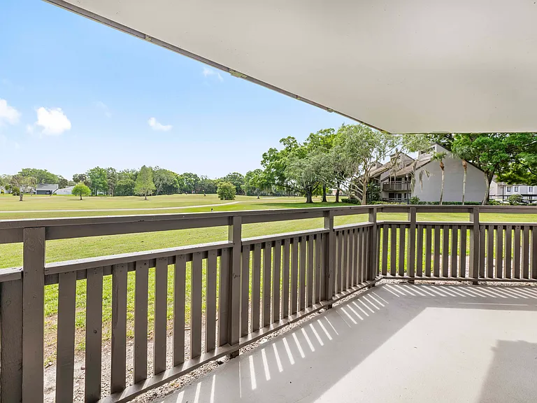 MAA Carrollwood — Photo 11