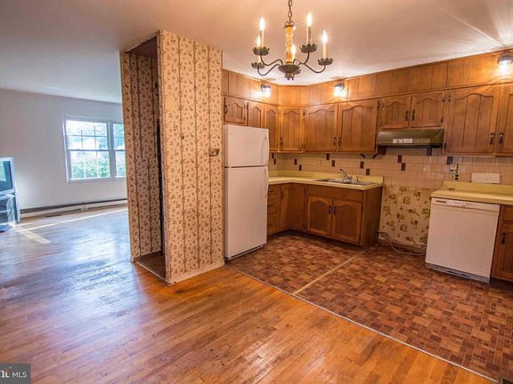 5th image of 416 Hollingsworth Pl