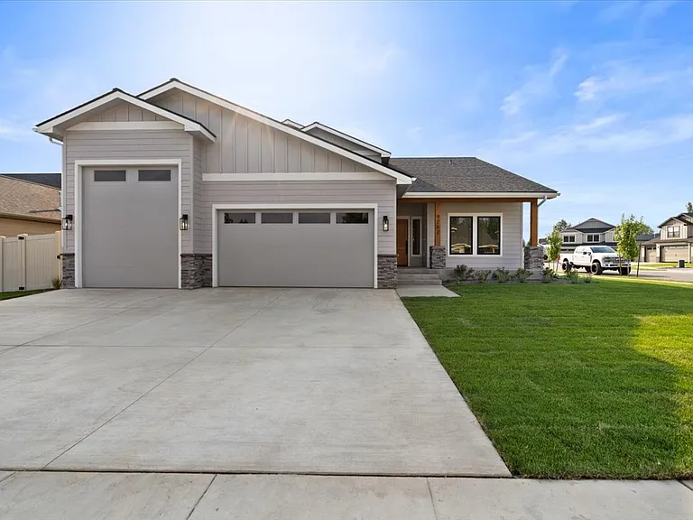9262 N Secretariat Ln — Photo 1