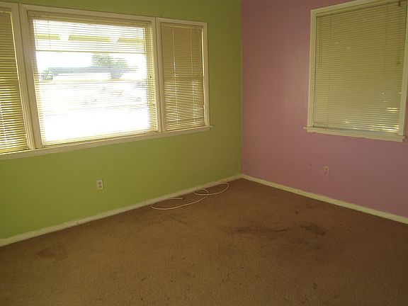 4th image of 2836 San Gabriel St