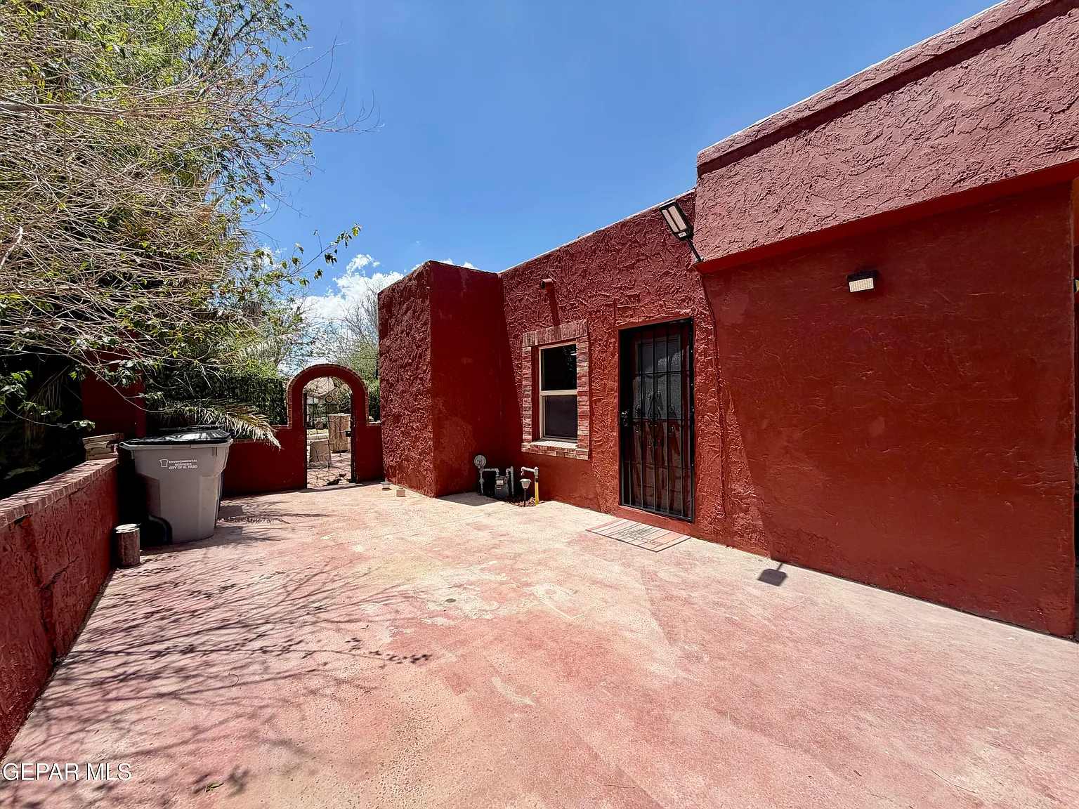 1 bed, 1.0 bath, 450 sqft, $1,150 — Photo 1