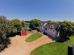 2745 Woodbury Dr, Woodbury, MN 55129