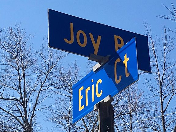 5th image of 5040 Eric Ct