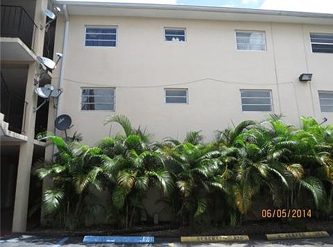 2nd image of 1280 W 54th St APT 212B