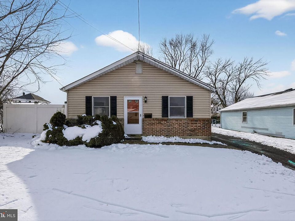 1st image of 9 Maise Ave