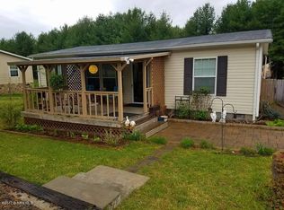 689 Gambetta Rd, Galax, VA 24333