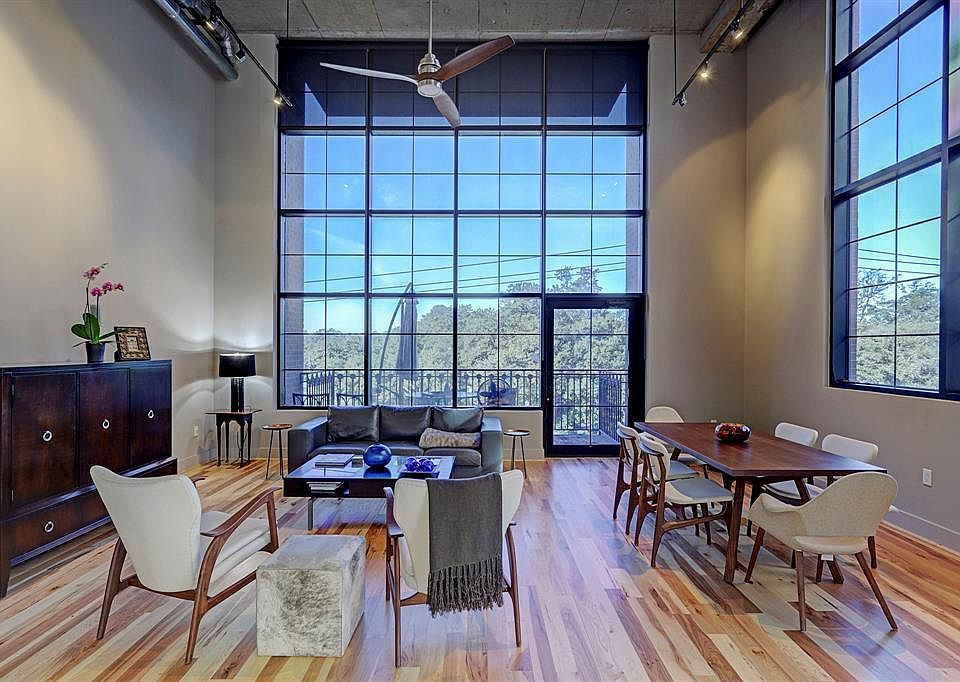 1st image of 1025 S Shepherd Dr Unit 211