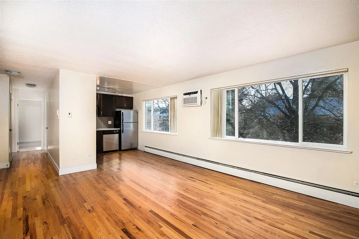 Esplanade Apartments — Photo 2