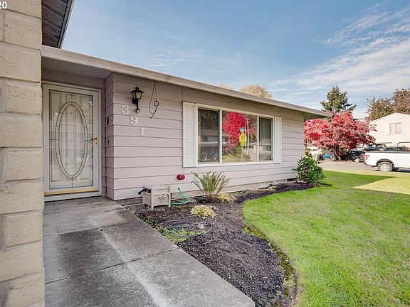 2nd image of 391 NE 20th Pl