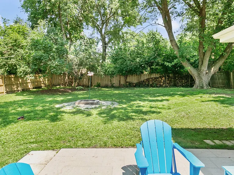 310 Butterfield Ln — Photo 37