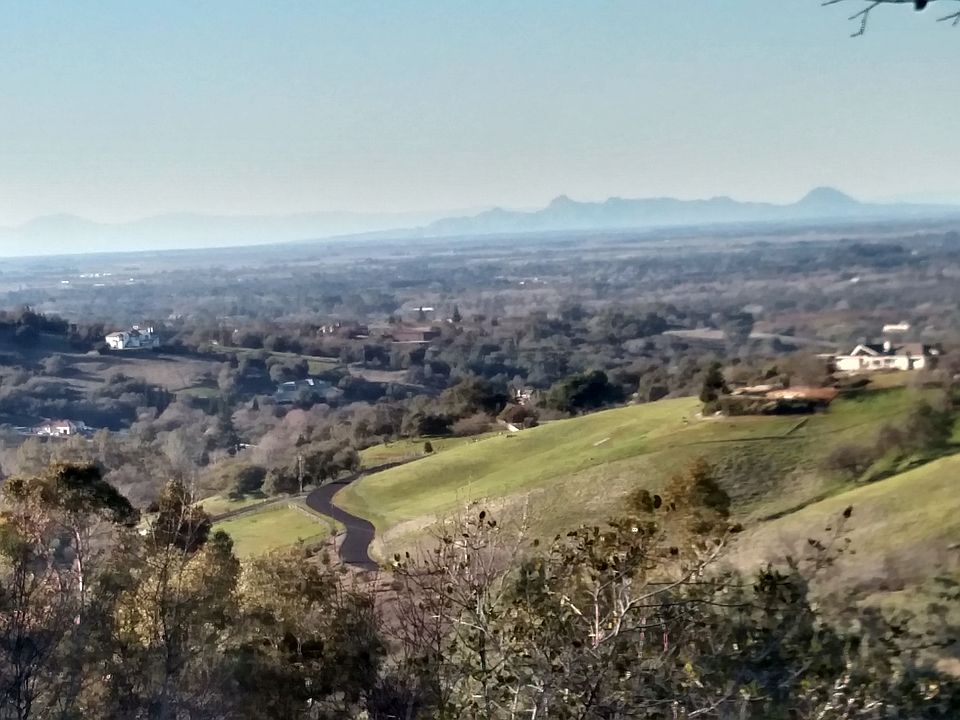 1st image of 460 Skyview Dr