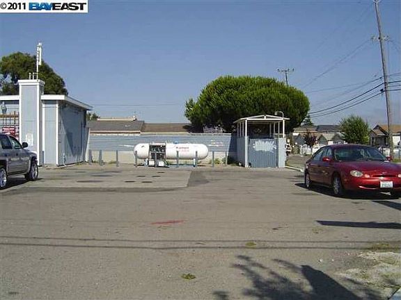 4th image of 1522 Rumrill Blvd