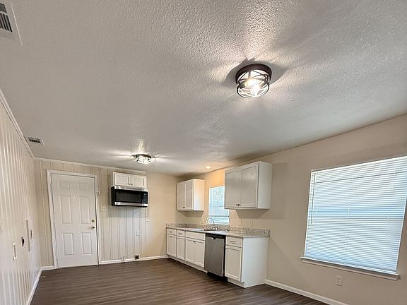 3rd image of 902 E Nutbush St #2037