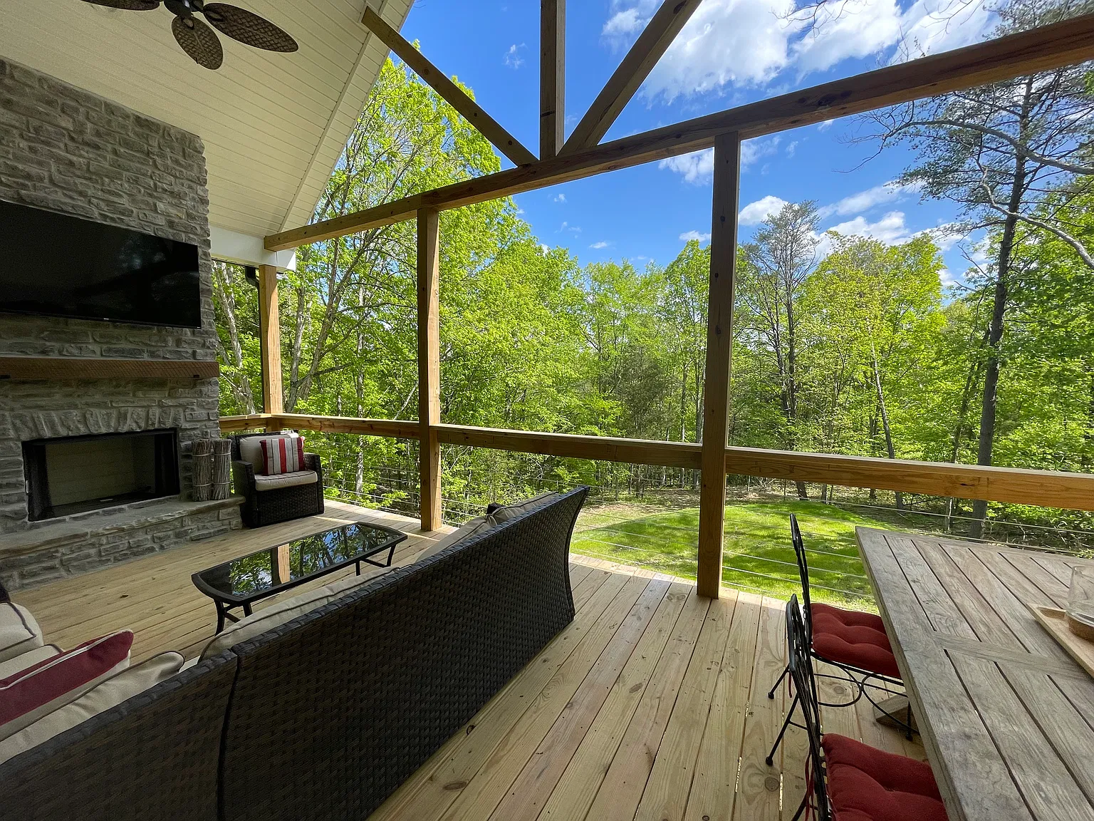 84 Lakeside Dr — Photo 3