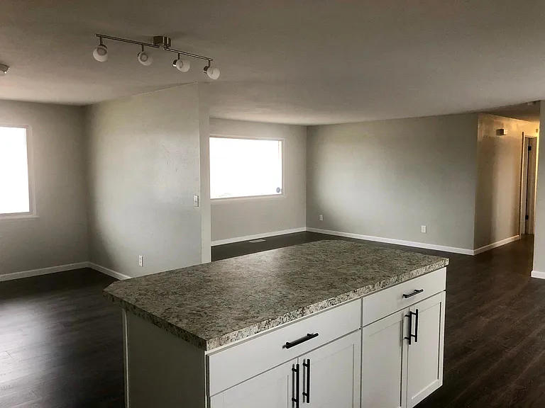 1703 S Monroe St — Photo 4