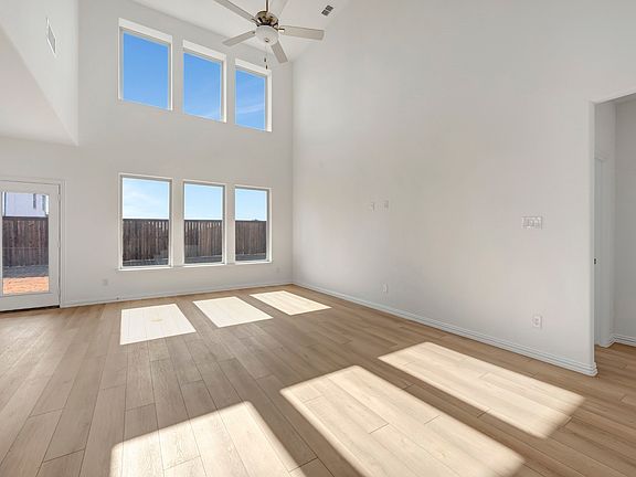 2nd image of 5404 Magallon Ln