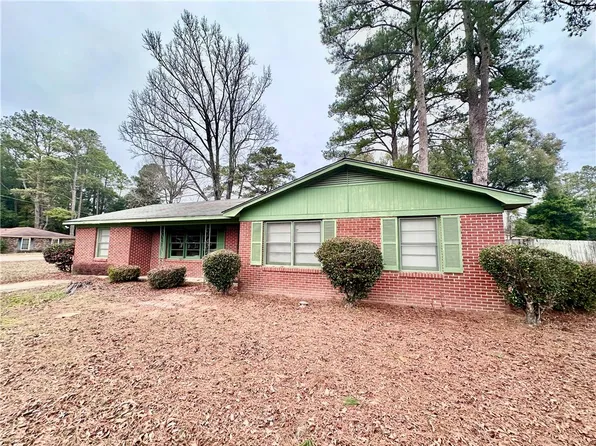 203 9th Ave, Selma, AL 36701