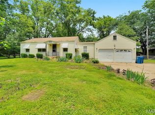801 Reinke Rd, Ballwin, MO 63021