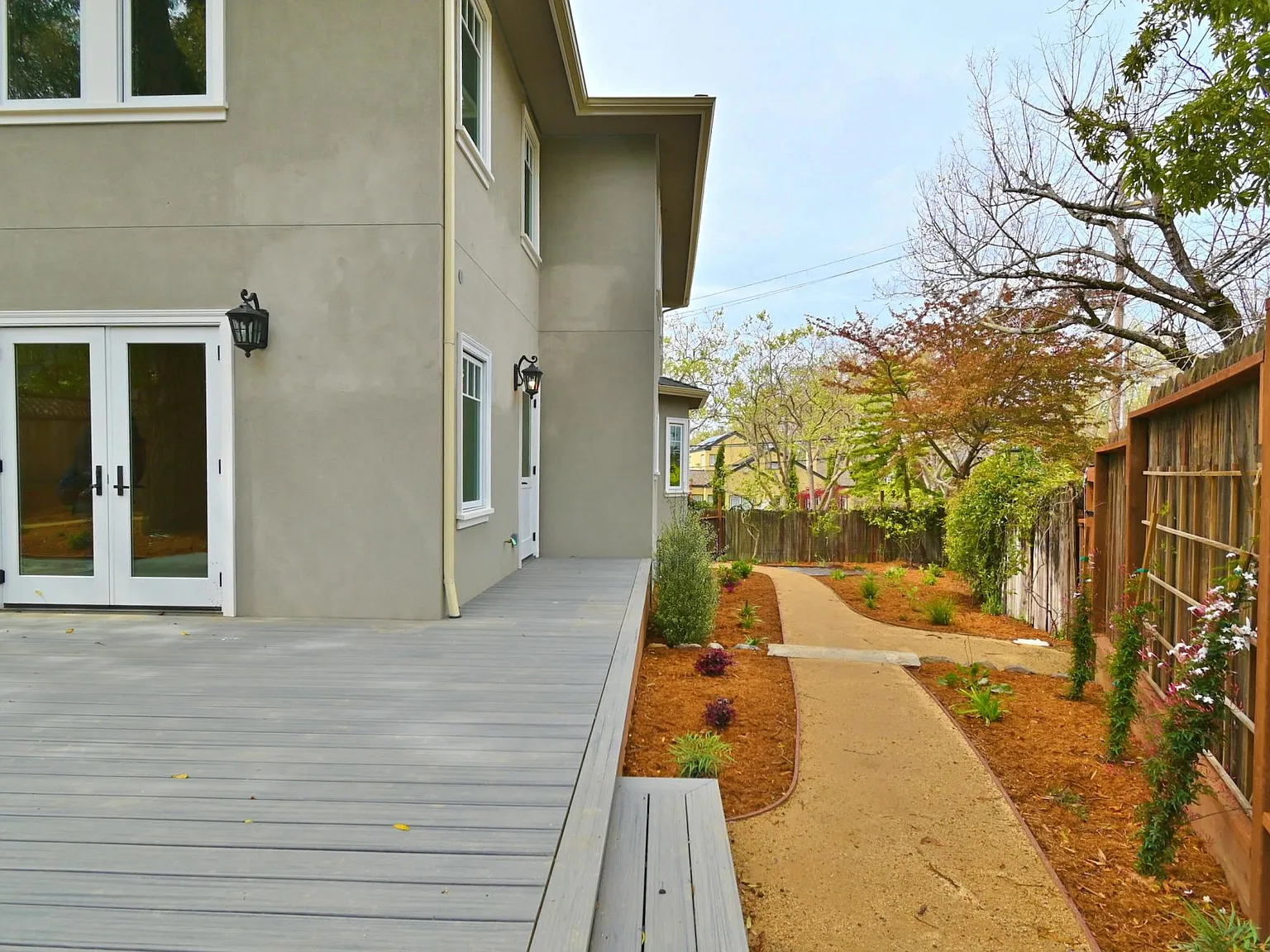 8 Bonita Ave — Photo 3