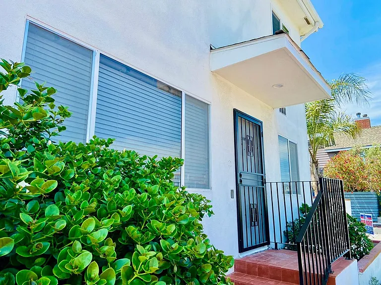 5101 Pacific Ave — Photo 2