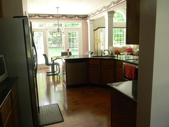 Side Kitchen pic
