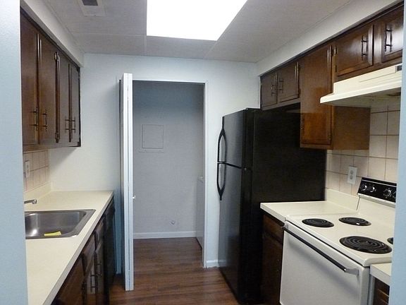 5th image of 94 Almond Dr