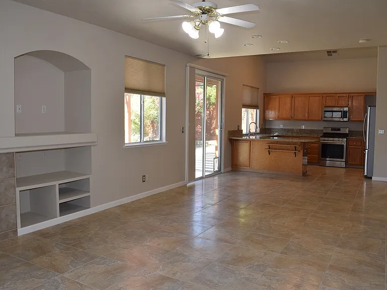 1608 Poppy Cir — Photo 17