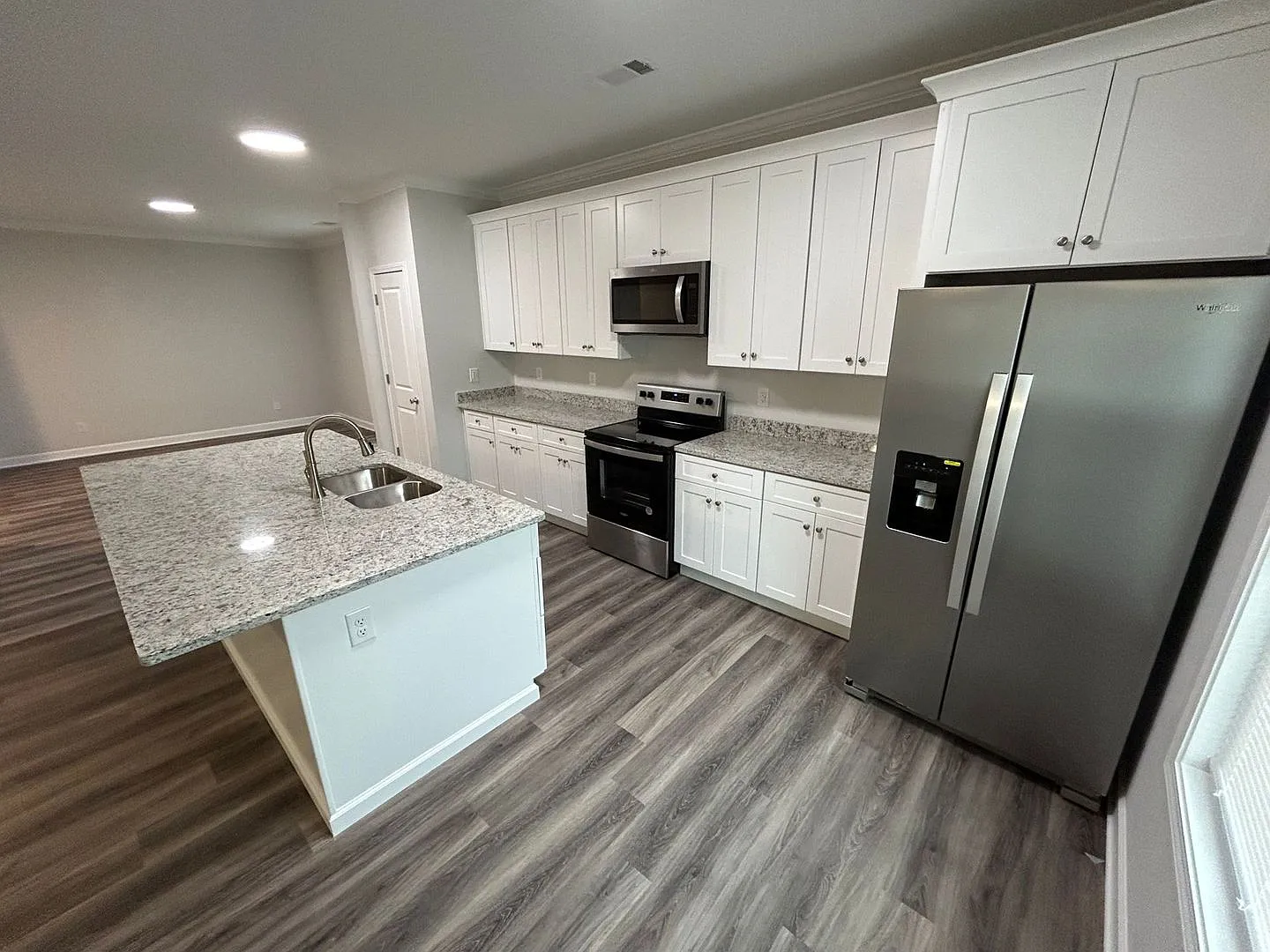 Pre-Leasing For August 10th 2027! — Photo 4