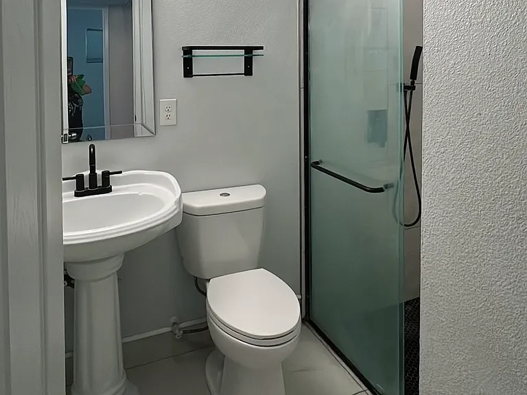 5103 Newton Dr — Photo 1