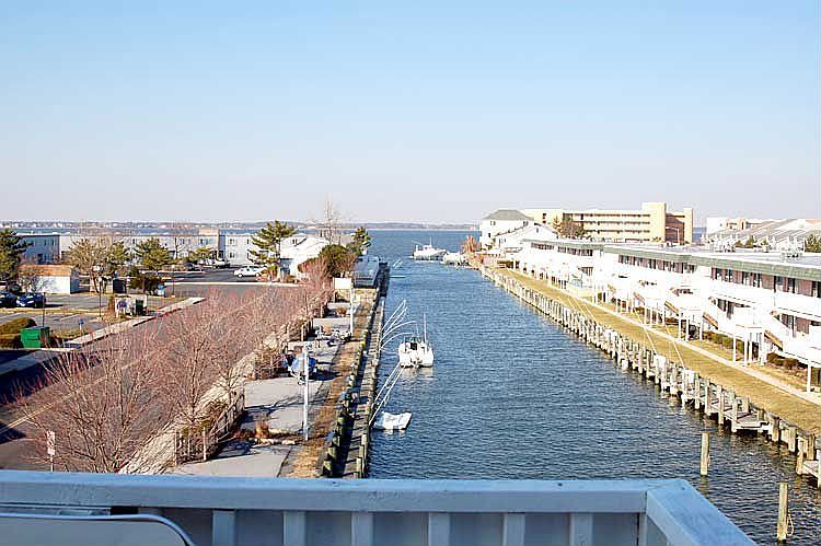 Outstanding Water & Community Views