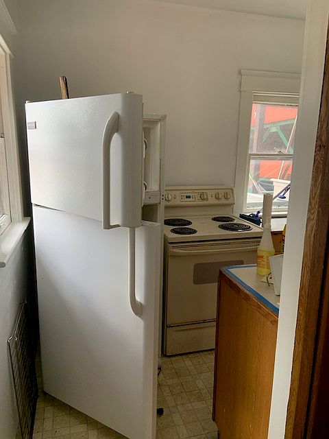 1st image of 206 Center St #206