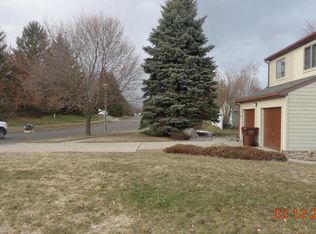 901 Timbercreek Dr APT 142, Grand Ledge, MI 48837