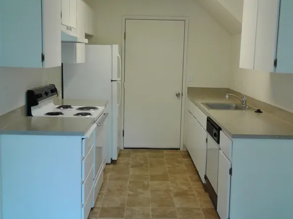 5890 SW Hall Blvd APT 2, Beaverton, OR 97005