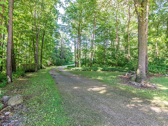 4th image of 10090 King Hill Ct