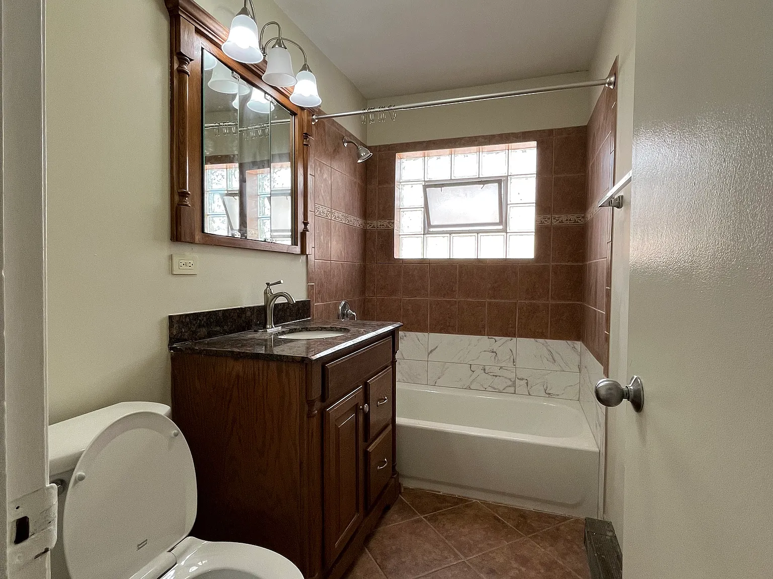 2 bed, $1,675 — Photo 2