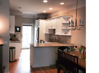 83 Locust Ave APT 411, New Canaan, CT 06840