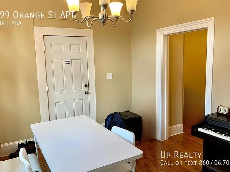399 Orange St — Photo 2