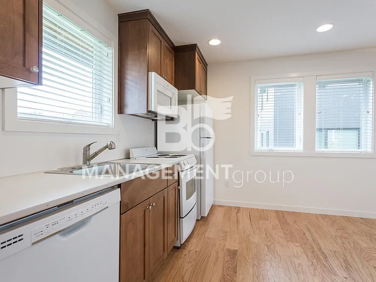 4038 NE Garfield Ave — Photo 10