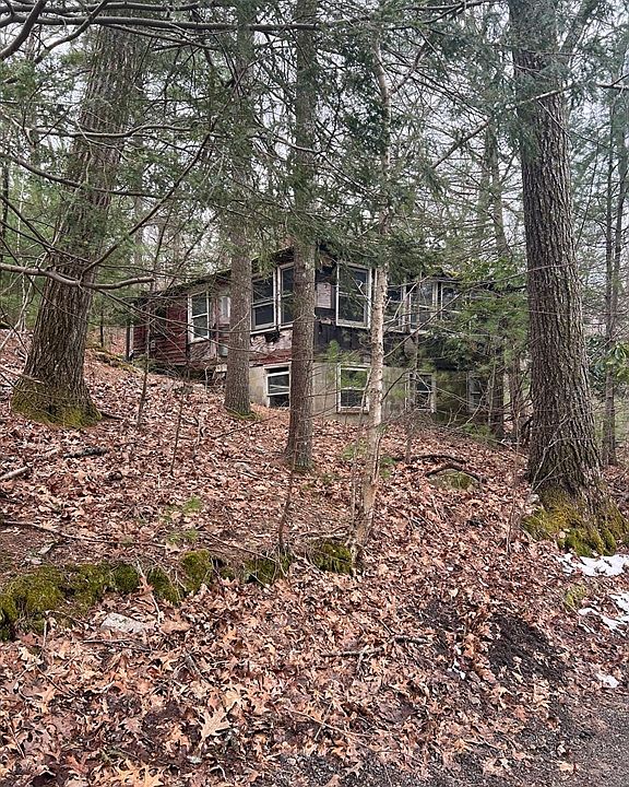 2nd image of 222 Swan Pond Rd