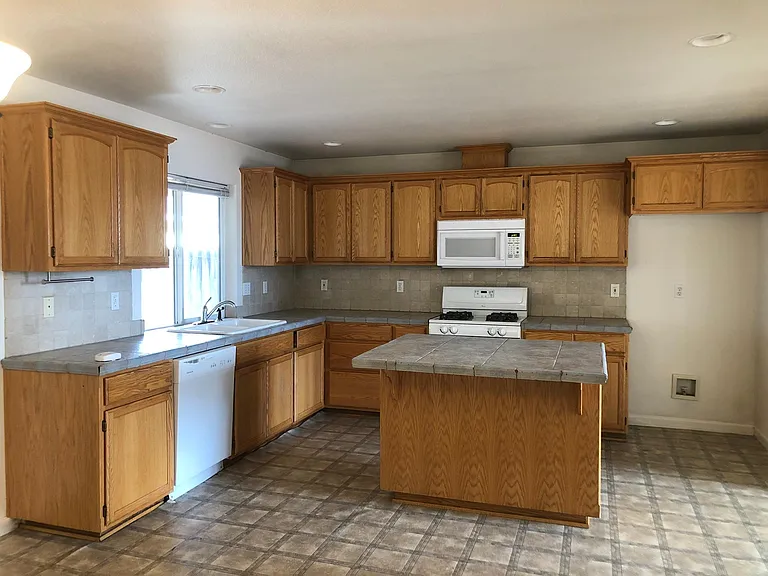 2337 Jeremy St — Photo 8