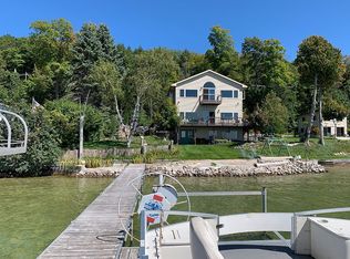 6104 Lake Leelanau Dr, Traverse City, MI 49684