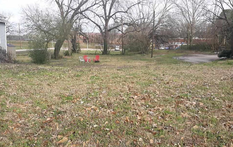 2nd image of 620 N Highland Ave