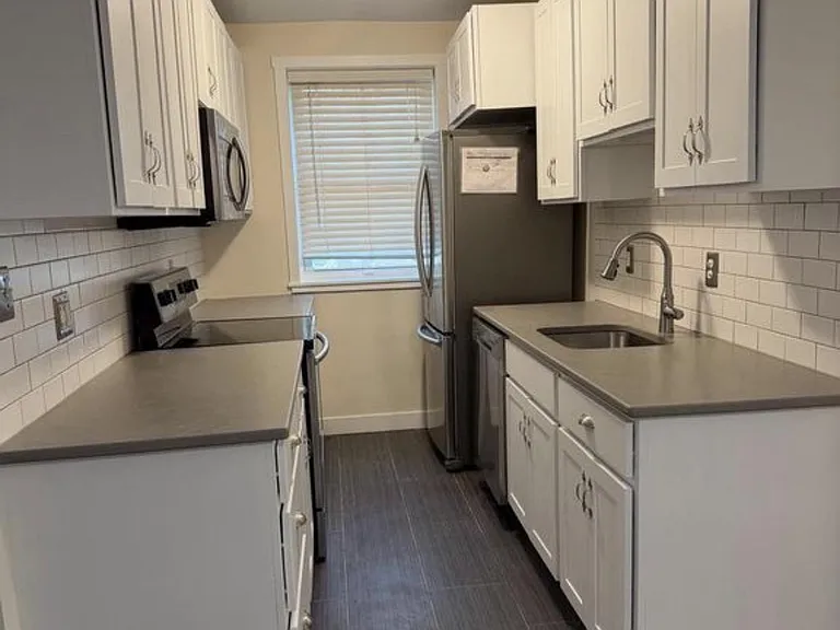 514 Ridge Rd SE #111 — Photo 1
