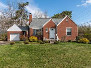 413 Earnshaw Dr, Dayton, OH 45429